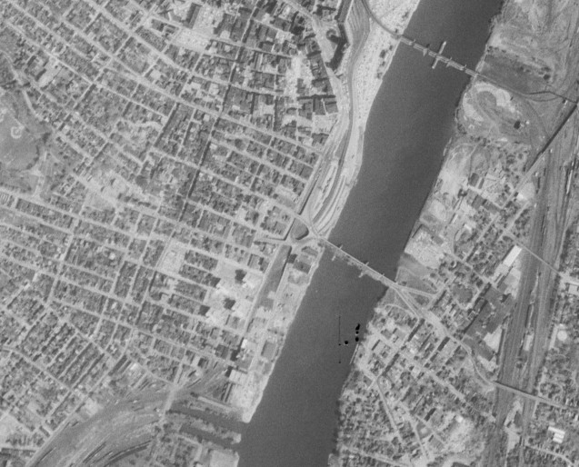 The original Dunn Memorial Bridge in 1960
